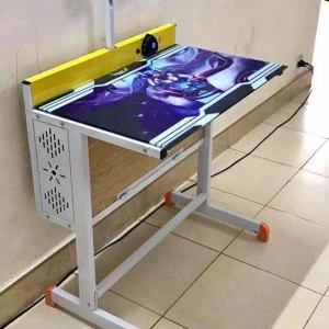 Bàn 1 cấp tai treo màn mặt kính 3D