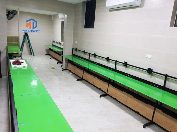 Bàn 1 cấp tai treo ngang dùng cho màn 20 - 32 inch